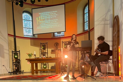 Hi-LIVE Jugendgottesdienst am 27. April