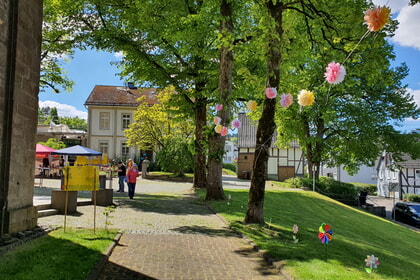 Frühlingsmarkt am Muttertag - auch auf dem Kirchplatz