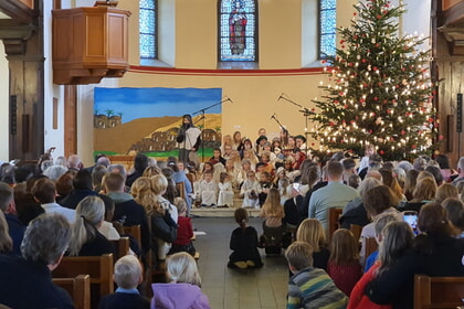 Maria, Josef, Hirten, Engel und ein starker Chor